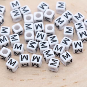 Cuentas con forma de cubo y letra M, cuentas con forma de cuadrado y letra M, cuentas con letras individuales, cuentas deslizantes con una sola letra, cuentas con iniciales de nombre, tamaño 6 mm