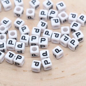 Cuentas con forma de cubo y letra P, cuentas con forma de cuadrado y letra P, cuentas con letras individuales, cuentas deslizantes con una sola letra, cuentas con iniciales de nombre, tamaño 6 mm