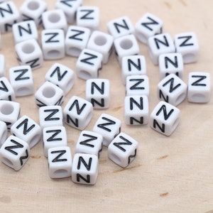 Cuentas con forma de cubo y letra N, cuentas con forma de cuadrado y letra N, cuentas con letras individuales, cuentas deslizantes con una sola letra, cuentas con iniciales de nombre, tamaño 6 mm