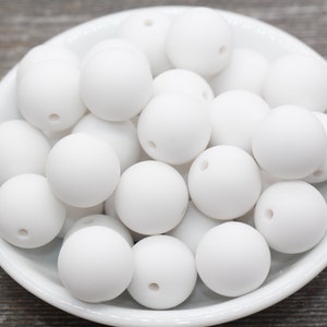 18mm Matte White Gumball Beads, Round Acrylic Loose Beads, Solid Bubblegum Beads, Chunky Beads, Round Plastic Beads #1641