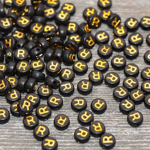 Cuentas de la letra R, negras con la letra R dorada, letra individual, letra única, letra R dorada, tamaño 7 mm