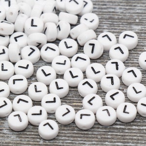 Cuentas del alfabeto con la letra L, blancas, acrílicas, blancas y negras, redondas, con nombre, 7 mm