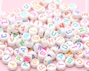 Perles lettres de l'alphabet multicolores AB, perles lettres acryliques assorties, perles rondes acryliques blanches, perles prénom en plastique 7 mm n° 32