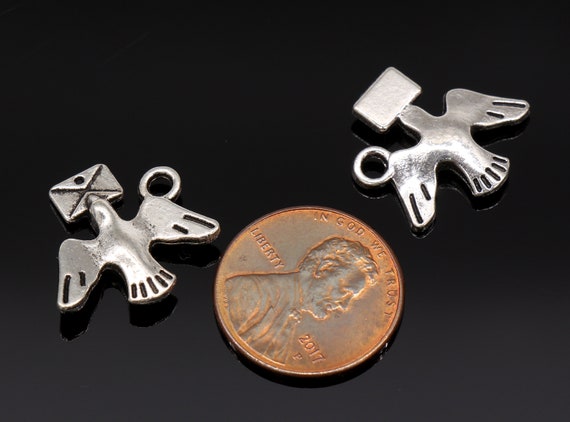 BULK 50 Homing pigeon charms antique silver tone B65