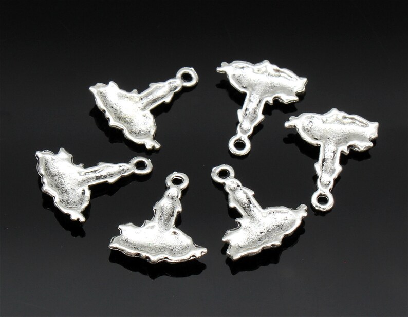 YD1112 8 Candle Charms Antique Silver Tone 20x17mm