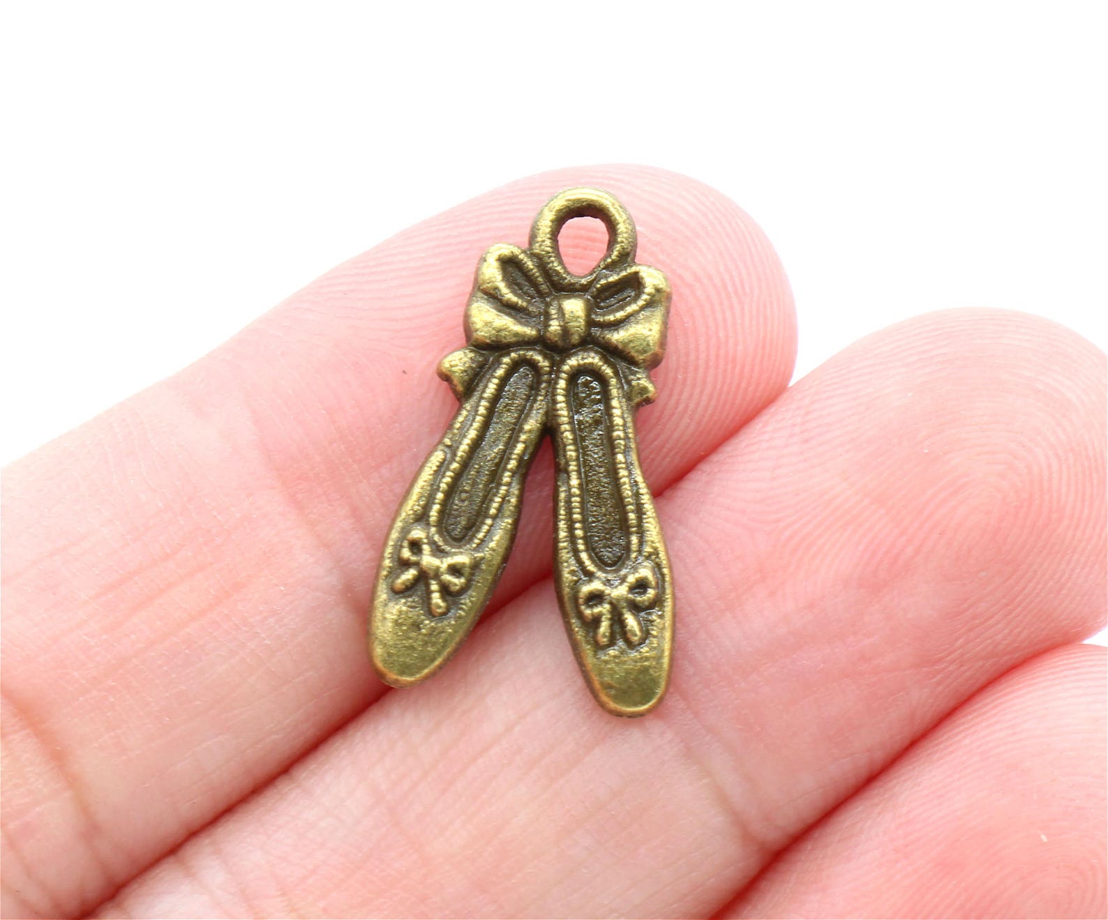 8 pcs ballet charms toe shoes charms pendant antique bronze tone 2 sided 17x22mm - yd120