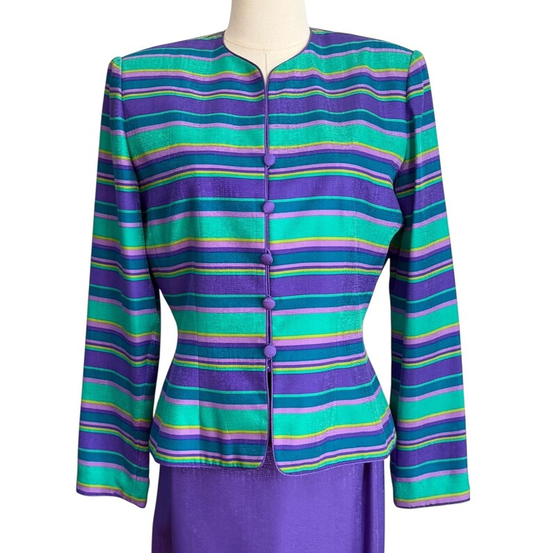 VtG. 90s Adrianna Papell Silk Skirt Suit 2 Pc Set Purple Teal Striped Size 6 afbeelding 3