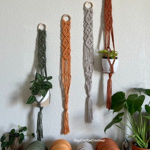Macrame Plant Hanger//Multiple colors//Boho plant decor