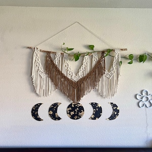 Macrame wall hanging/ Beige and brown boho wall decor