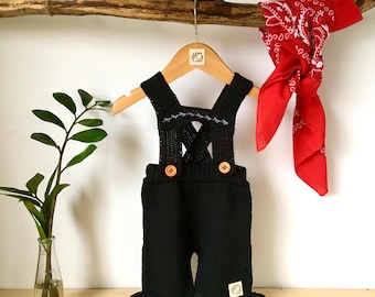 Mono dirndl para bebé tejido a mano, estilo lederhosen, regalo sostenible para recién nacidos, atuendo para bebé para Oktoberfest, baby shower, sesión de fotos para bebés