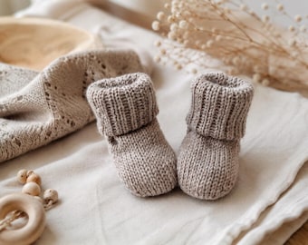 Handmade baby socks made from merino wool, warm & soft knitted baby shoes, sustainable baby booties, knitted gift for birth or baby shower