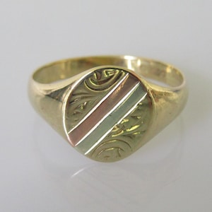 Vintage 9ct Tri Colour Gold Oval Signet Ring