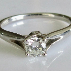18ct White Gold Diamond 3 Stone Ring