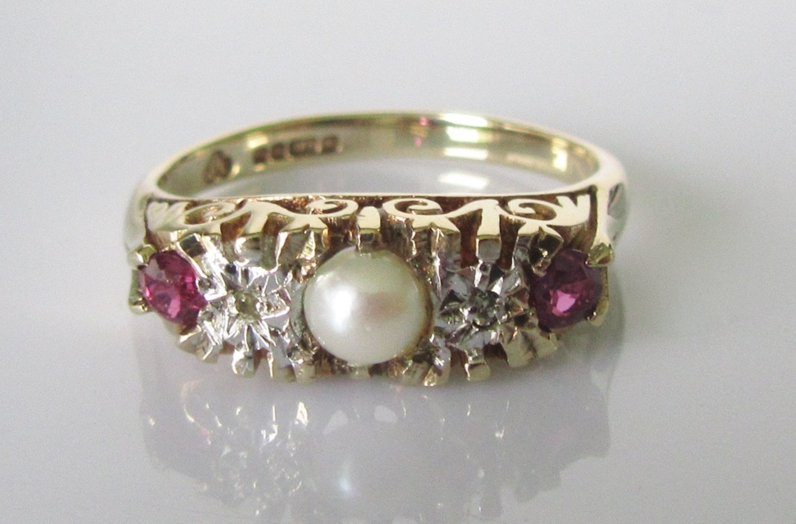 Ruby Diamond and Pearl Vintage 9ct Gold Ring - Etsy UK
