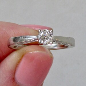 Vintage 18ct White Gold Diamond Ring Engraved Forever Inside image 3