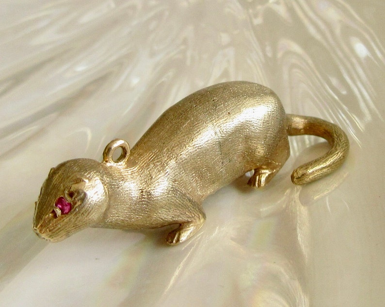 Large Solid 9ct Gold Otter with Ruby Eyes Charm or Pendant image 8