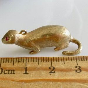 Large Solid 9ct Gold Otter with Ruby Eyes Charm or Pendant image 10