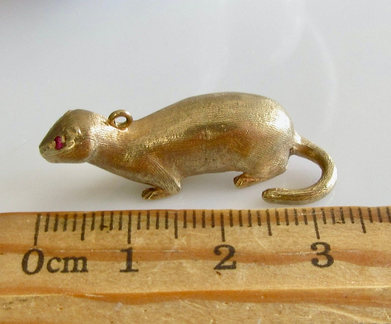 Large Solid 9ct Gold Otter with Ruby Eyes Charm or Pendant image 10