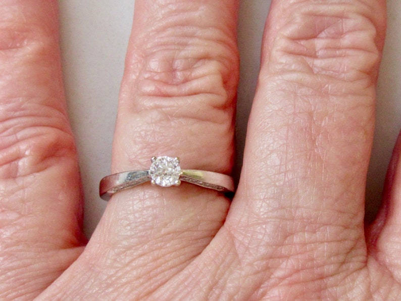 Vintage 18ct White Gold Diamond Ring Engraved Forever Inside image 5