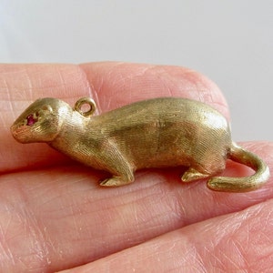 Large Solid 9ct Gold Otter with Ruby Eyes Charm or Pendant image 6