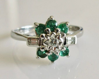 Vintage 18ct White Gold Emerald  and Multi Cut Diamond Ring