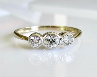 Vintage 18ct Gold and Diamond Trilogy Ring