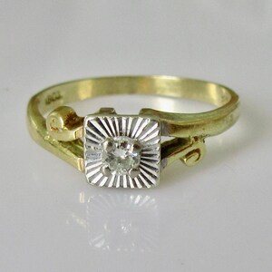 Vintage 18ct Yellow Gold Diamond Solitaire Ring