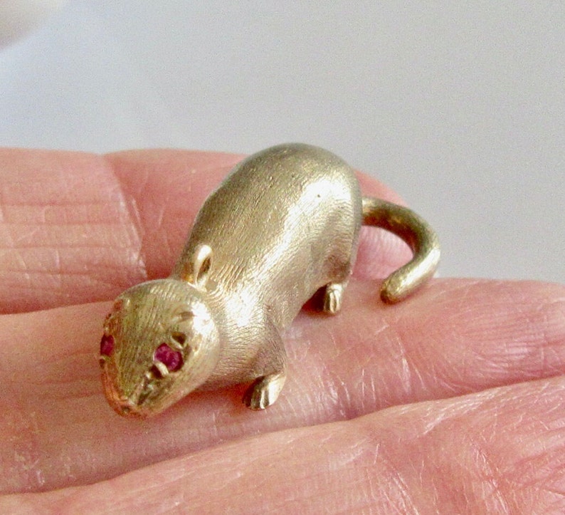 Large Solid 9ct Gold Otter with Ruby Eyes Charm or Pendant image 1