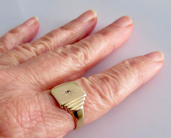 Vintage 9ct Gold Diamond Signet Ring - image 9