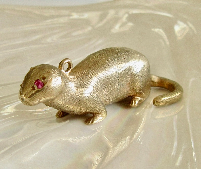 Large Solid 9ct Gold Otter with Ruby Eyes Charm or Pendant image 4