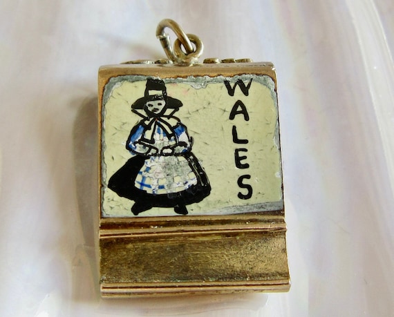 Vintage 9ct Gold Enamelled Wales Packet Of Matches Charm or Pendant