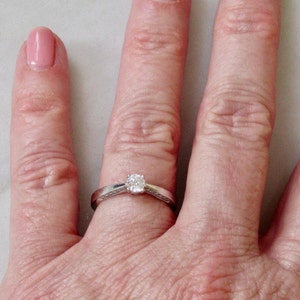 Vintage 18ct White Gold Diamond Ring Engraved Forever Inside image 7