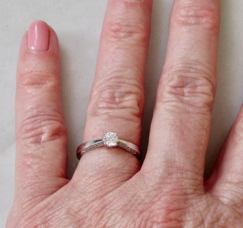 Vintage 18ct White Gold Diamond Ring Engraved Forever Inside image 7