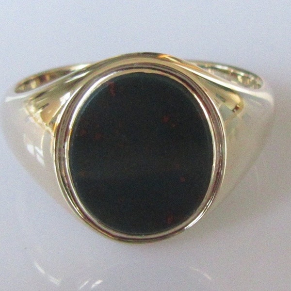 Oval Bloodstone 9ct Yellow Gold Vintage Signet Ring