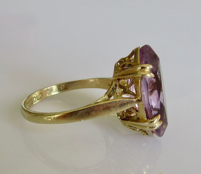 Marquise Amethyst Vintage 9ct Gold Ring