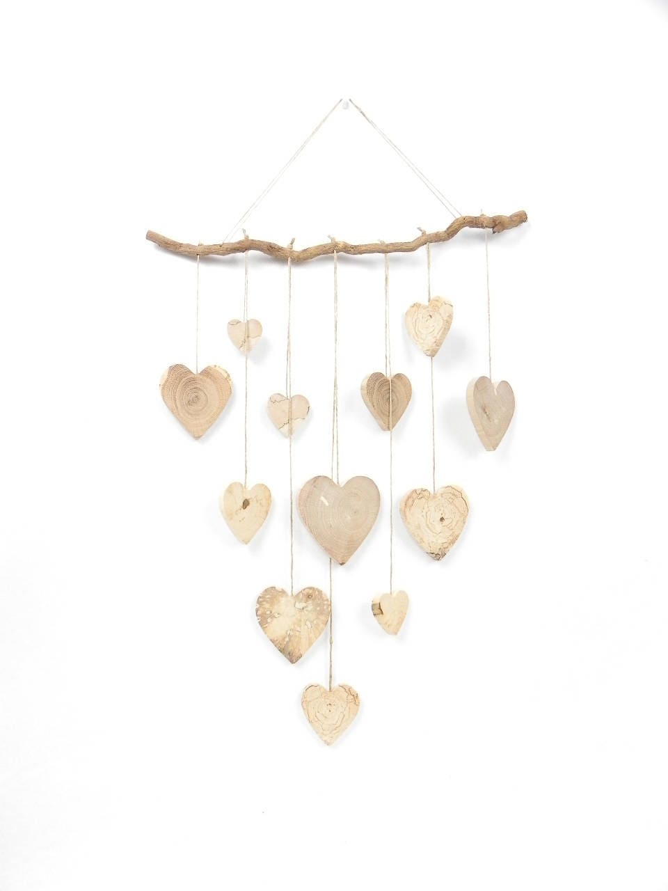 Décoration Murale Moderne et Nature Fait Main en Bois, Mobile Composé de Coeurs Bois Naturel Différe