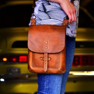 Leather Cross-Body Bag Pattern, DIY with Sewing Video (Digital PDF Pattern)