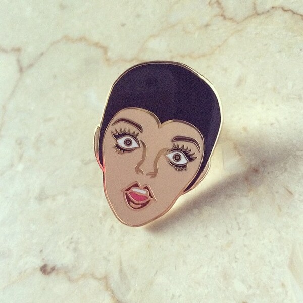 Liza Minnelli Cabaret Pin