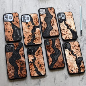 Coque en résine foncée + bois véritable pour iPhone 17, 16, 15, 14, 13, 12, 11, X | Pro max, Plus, Pro, mini et SE | Étui haut de gamme, durable et léger