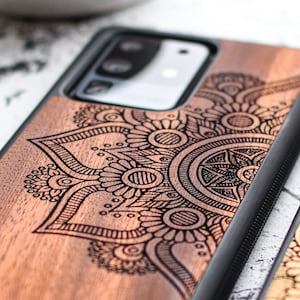 Mandala ethnique bois étui S24, S23, S22, S21, S20 Étui pour Samsung Galaxy S Ultra, Plus et FE Housse de téléphone mince fabriquée à la main image 2