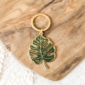 Monstera Leaf Metal Keychain 2x2 in.