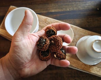 刺梨 Black Tea, chestnut rose stuffed with black tea 10 pieces