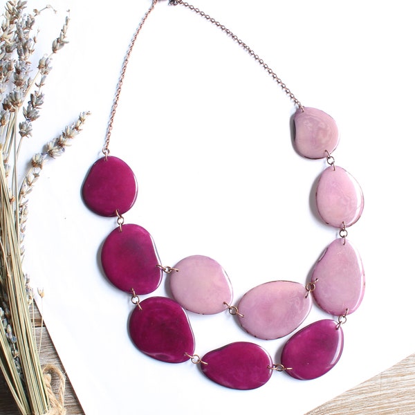 Collier de déclaration Magenta, collier Tagua, cadeau de la Saint-Valentin, collier Boho, bijoux végétaliens, collier violet, bijoux Boho, idées cadeaux