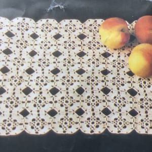 Vintage crochet motif tablecloth pattern