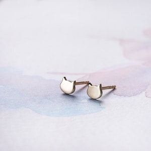Subtle and sweet gold cat earrings, eco friendly, tiny 14k gold stud earrings, everyday earrings