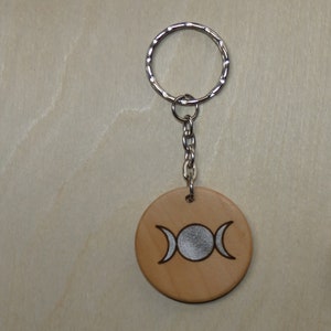 Wood Disc Keyring With Triple Moon and Blessed Be Design