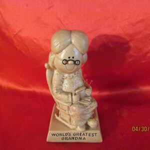 Vintage Worlds Greateest Grandma Figurine 1970 Hard Plastic Resin Ross Berrie