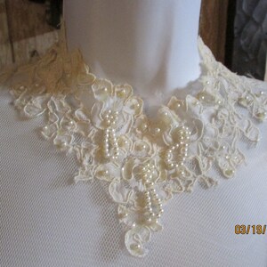 Beautiful Wedding Dress Lace & Beading Size Small / Medium image 3