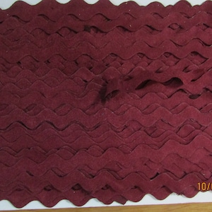 38 Pieces of 58&quot;  of Burgundy  Decorative Scalloped Trim Cut In 38 Pieces