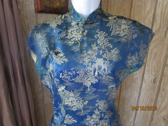 Vintage Ladies Asian Satin Dress Brocade Asian Cheongsam Pinup Blue & Silver Flowers Tea House View 3